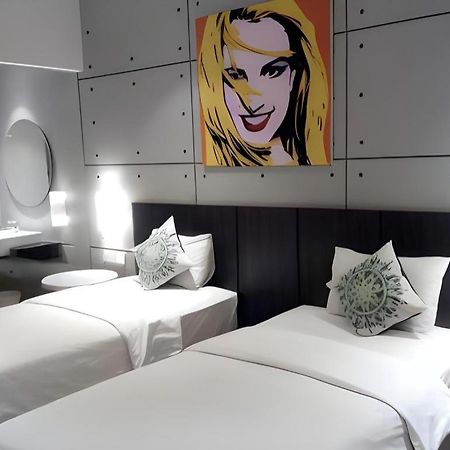 โฮเต็ล เซเมอร์แลง Hotel บันดุง ภายนอก รูปภาพ