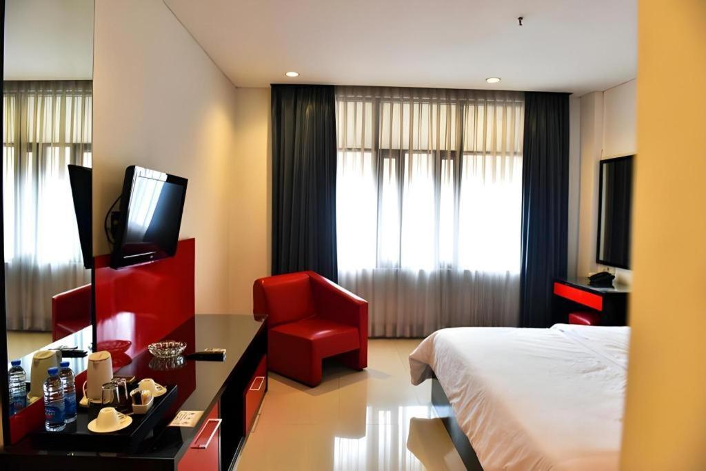 โฮเต็ล เซเมอร์แลง Hotel บันดุง ภายนอก รูปภาพ