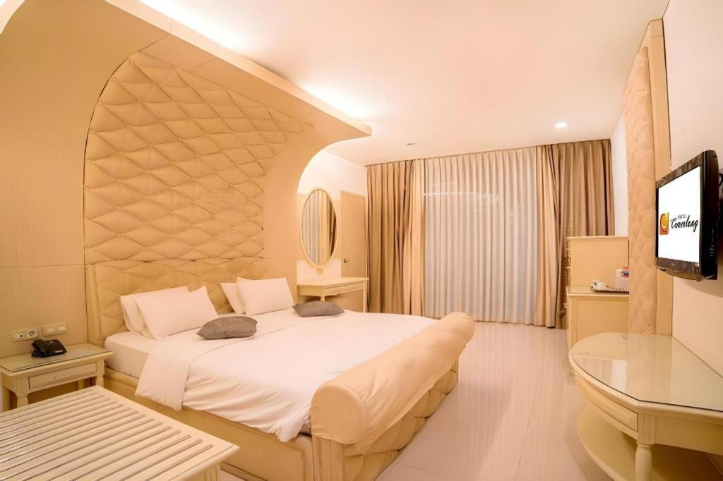 โฮเต็ล เซเมอร์แลง Hotel บันดุง ภายนอก รูปภาพ
