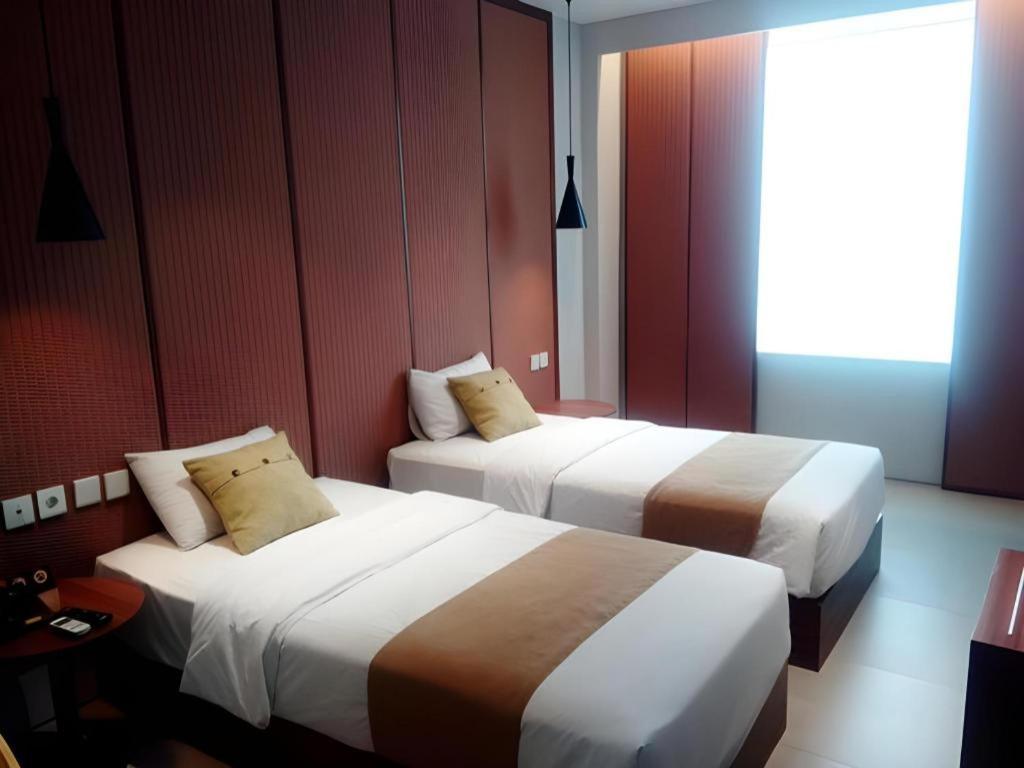 โฮเต็ล เซเมอร์แลง Hotel บันดุง ภายนอก รูปภาพ