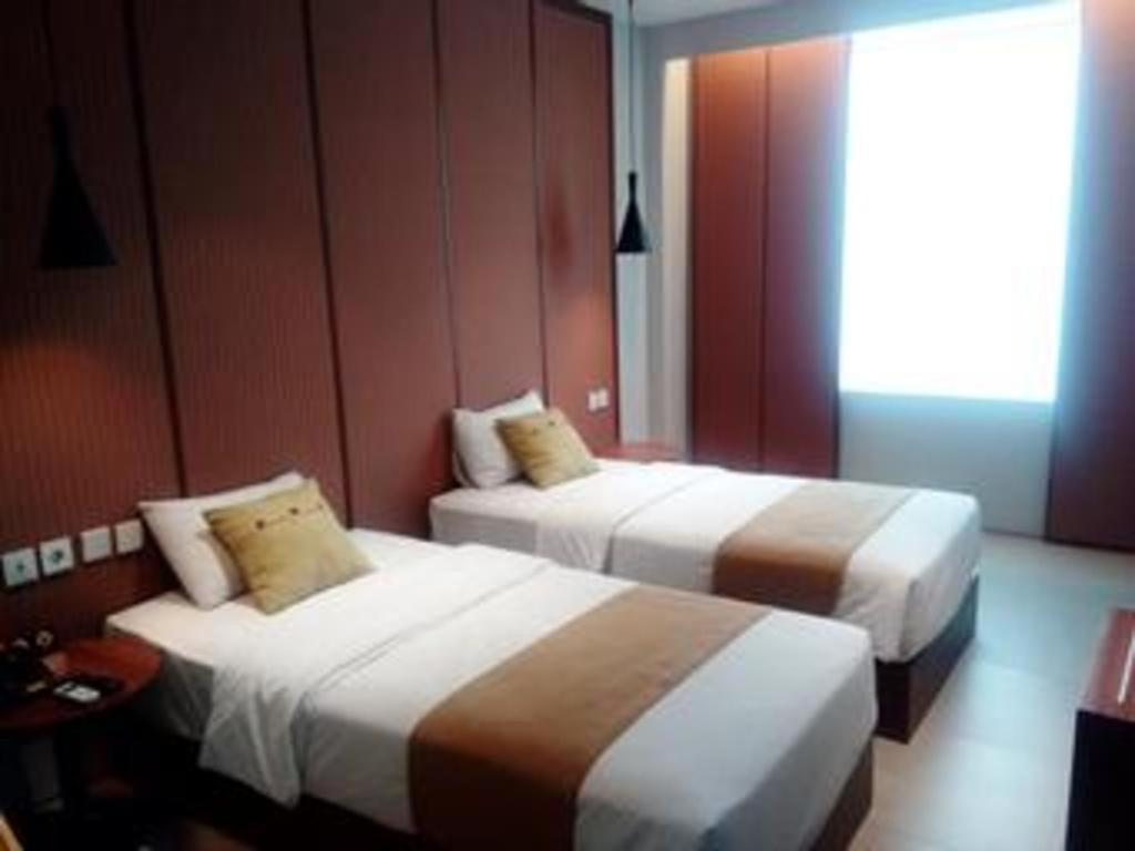 โฮเต็ล เซเมอร์แลง Hotel บันดุง ภายนอก รูปภาพ