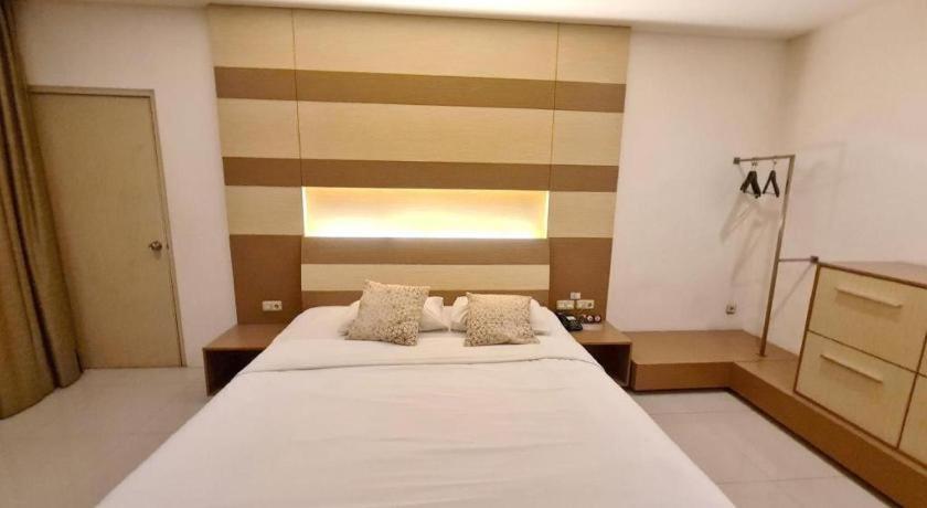 โฮเต็ล เซเมอร์แลง Hotel บันดุง ภายนอก รูปภาพ