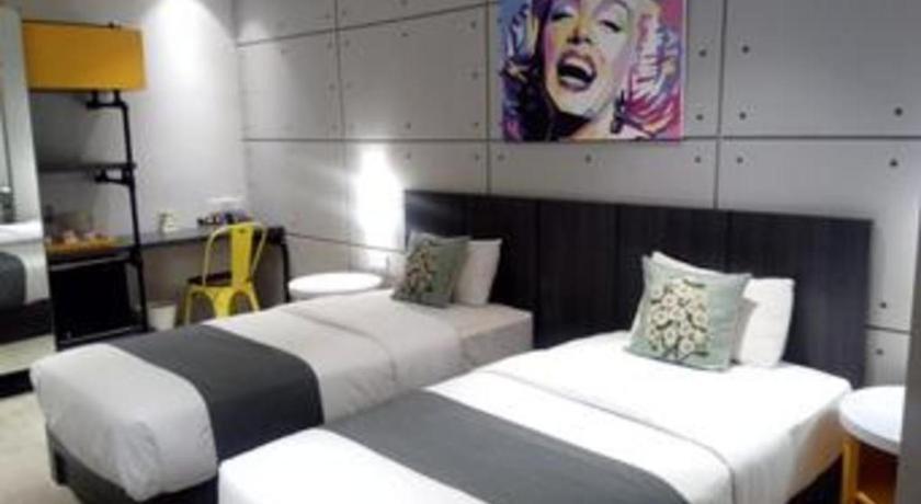 โฮเต็ล เซเมอร์แลง Hotel บันดุง ภายนอก รูปภาพ