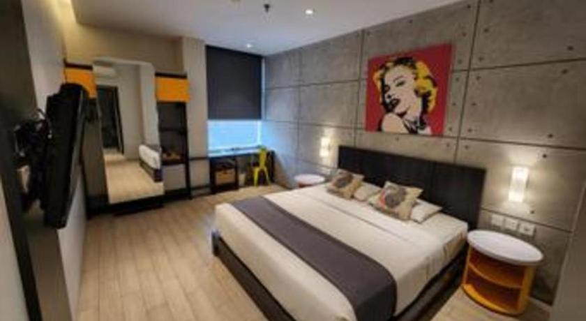 โฮเต็ล เซเมอร์แลง Hotel บันดุง ภายนอก รูปภาพ